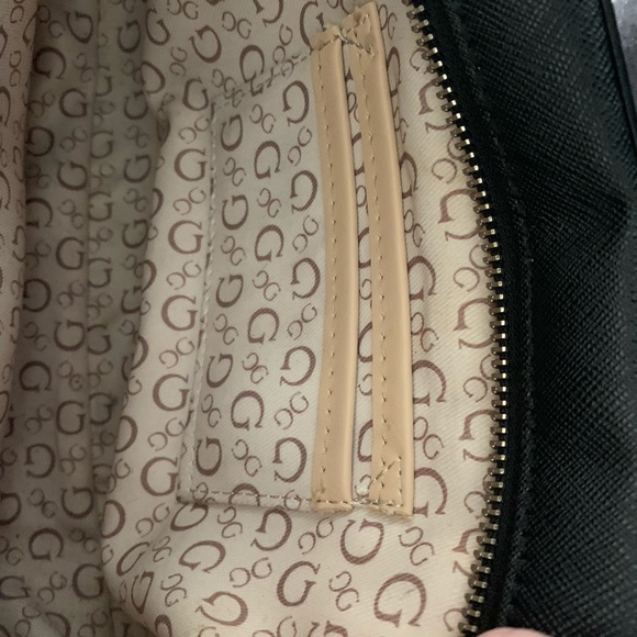 Classic GUESS little everyday crossbody bag - Picture 6 of 7